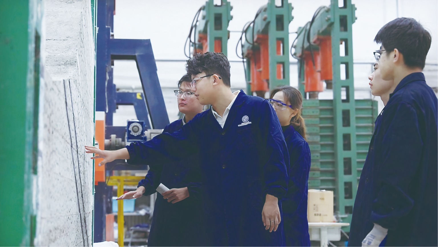 触摸能源行业脉搏 绽放青春成才光芒———能源学院研究生工程师小队在一线服务纪实