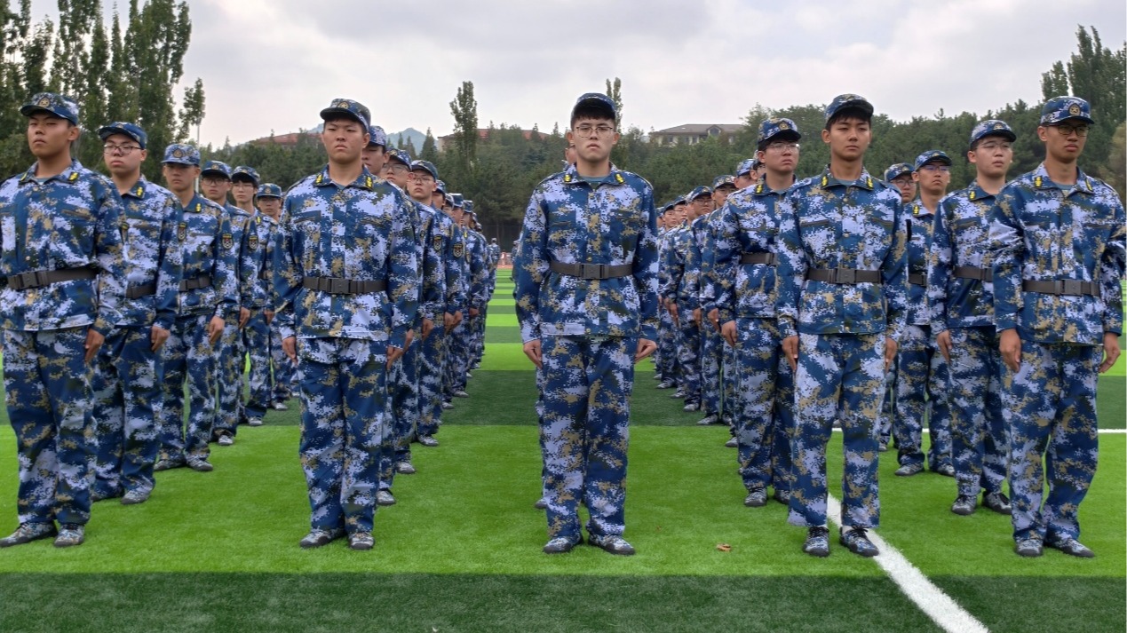 【戎装迎烈日，青春启新章】（二）——能源学子在军训中砺志笃行