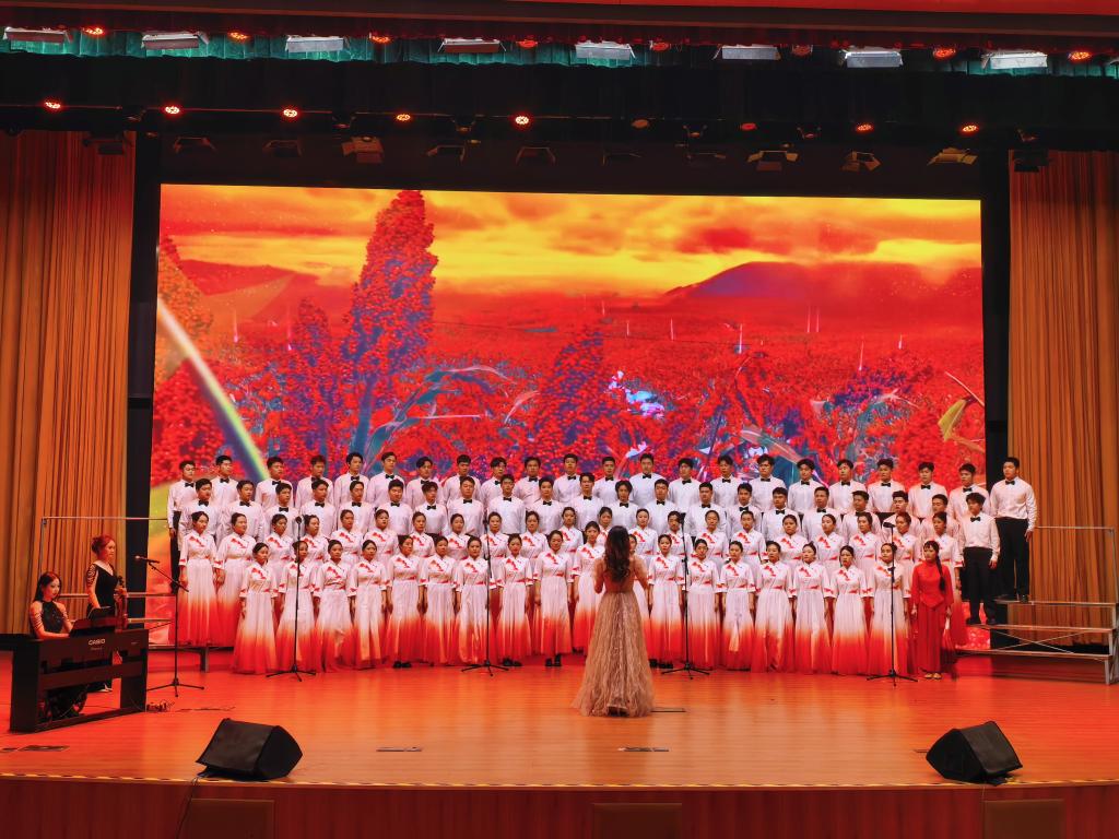 能源学院荣获“研心向党担使命 七十五载续华章”研究生合唱比赛一等奖
